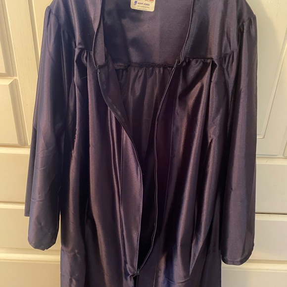 Graduation gown Navy 5’7” by Herff Jones - Picture 3 of 8